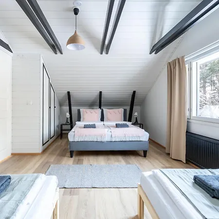 شقة Rovaniemi, Cozy For 10 With Sauna *